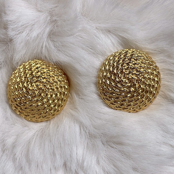 Vintage Gold Basketweave Earrings - Picture 1 of 4